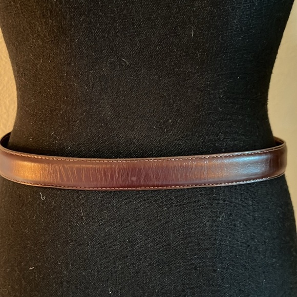 COACH Women’s Leather Burgundy Belt with Brushed Solid Brass Buckle Size 32 - Picture 9 of 15